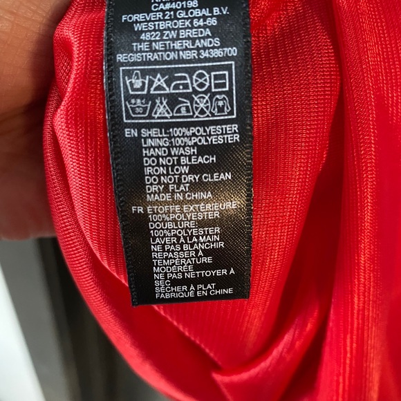 Forever 21 Red Lightweight Ruffle Front Dress - Picture 5 of 6